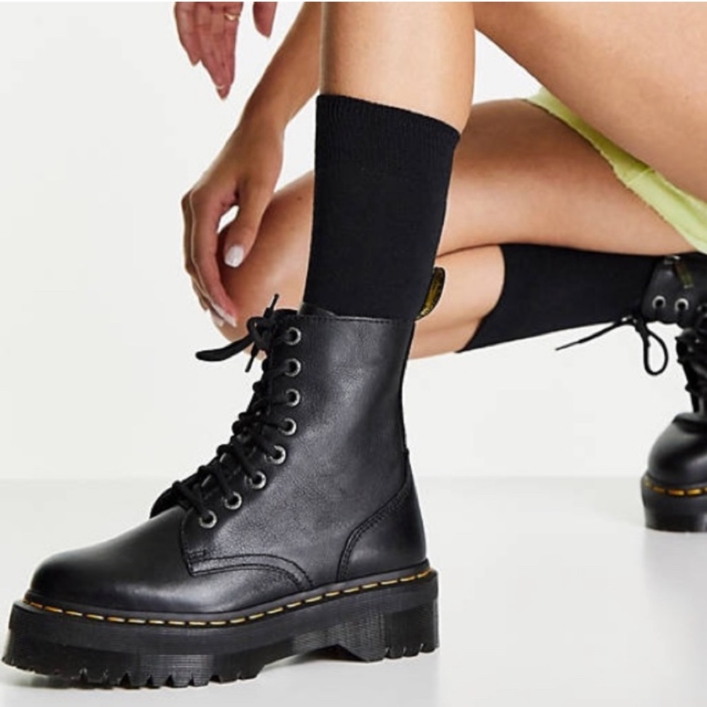 Dr. Martens Jadon III Pisa Leather boot